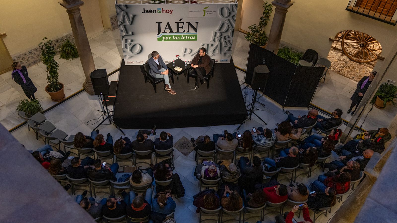 Coloquio 'Algo que sirva como luz' con Fernando Navarro,