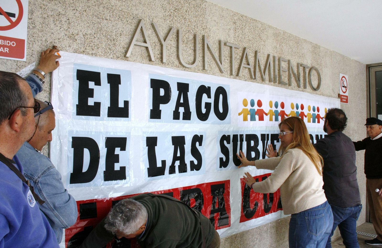 Una protesta organizada por las asociaciones de la ciudad hace escasas fechas para pedir el pago de las ayudas.