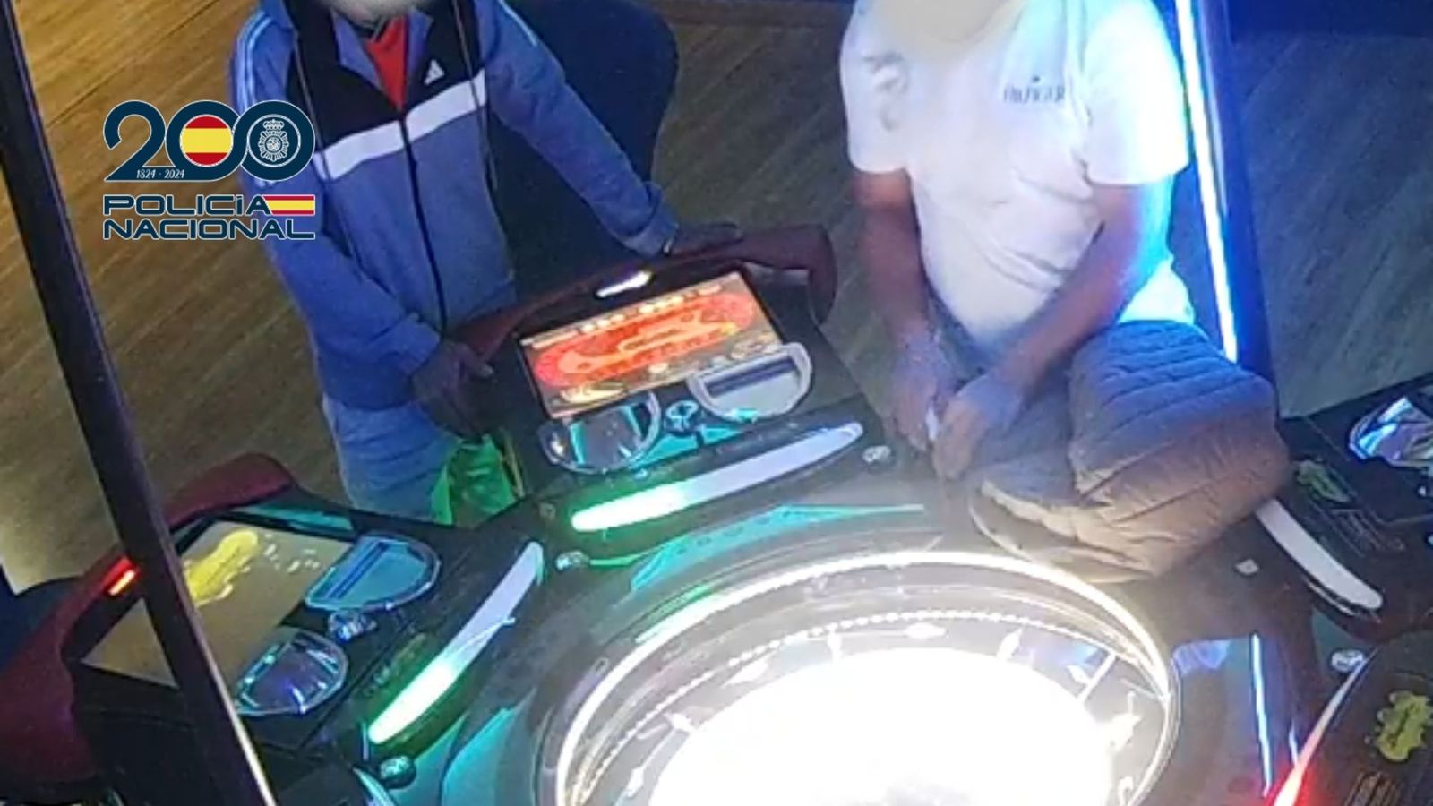 La Policía Nacional detiene a dos personas por manipular una ruleta en un salón de juegos y obtener más de 10.000 euros en tres horas.