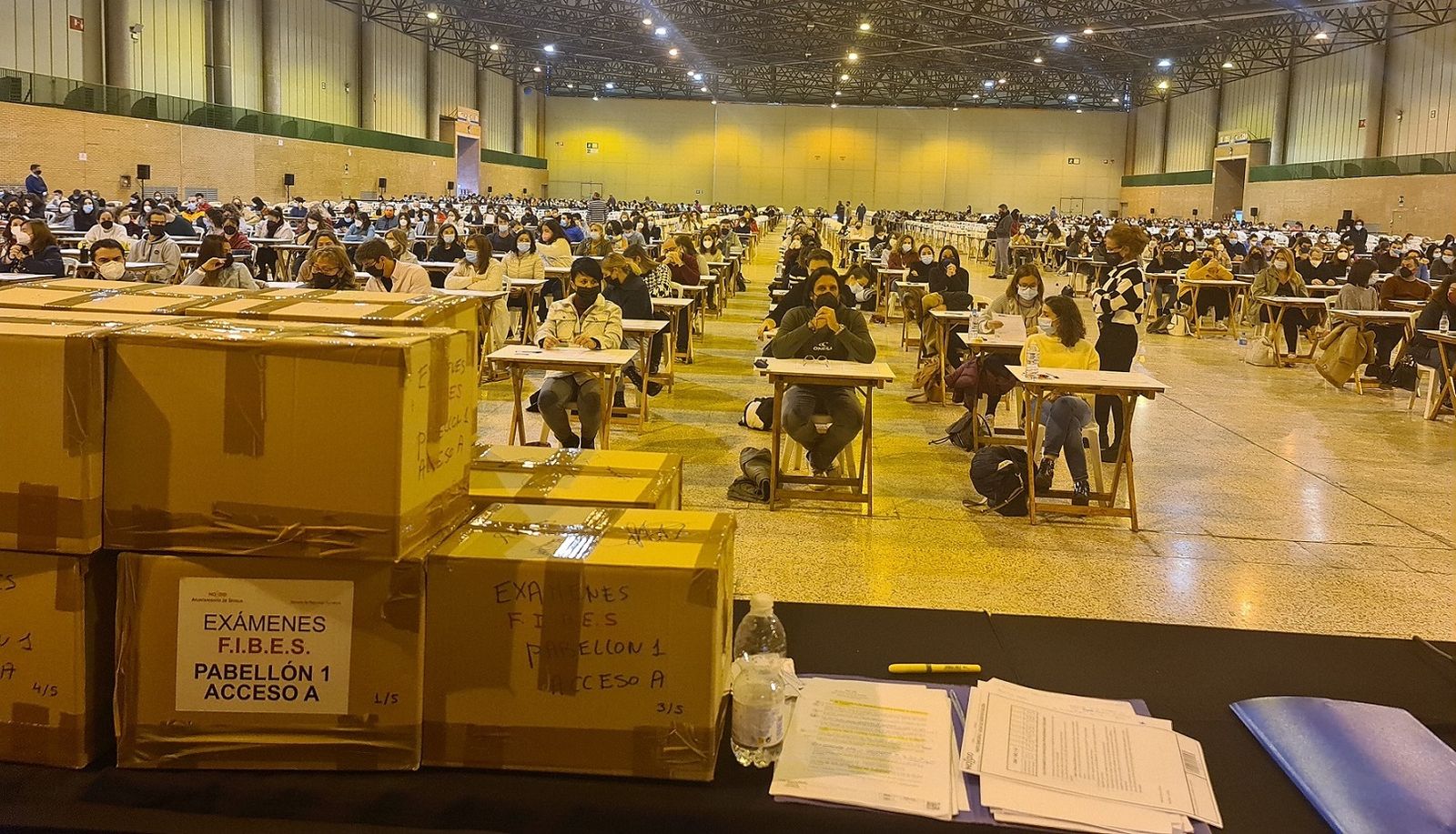 Un momento de la prueba para auxiliar administrativo en Fibes.