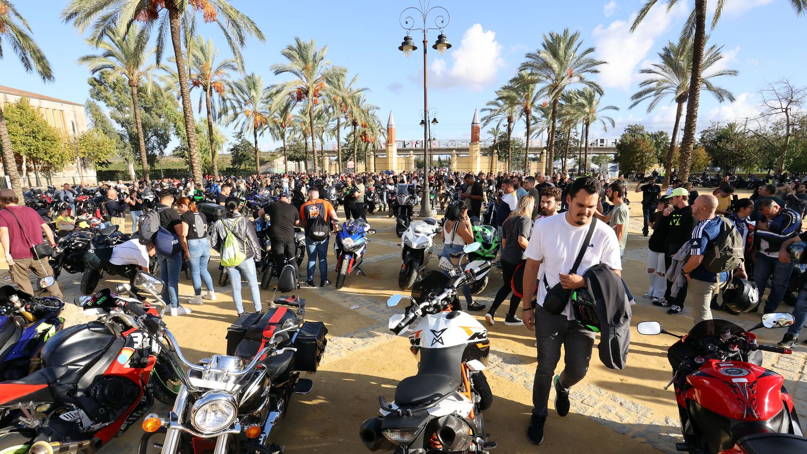 Caravana motera desde el Circuito de Jerez al Parque González Hontoria