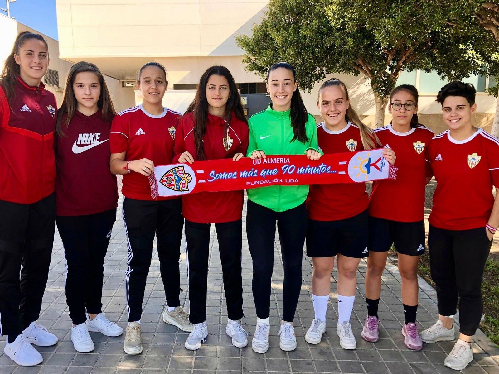 Ocho jugadoras de la UDA con Andalucía.