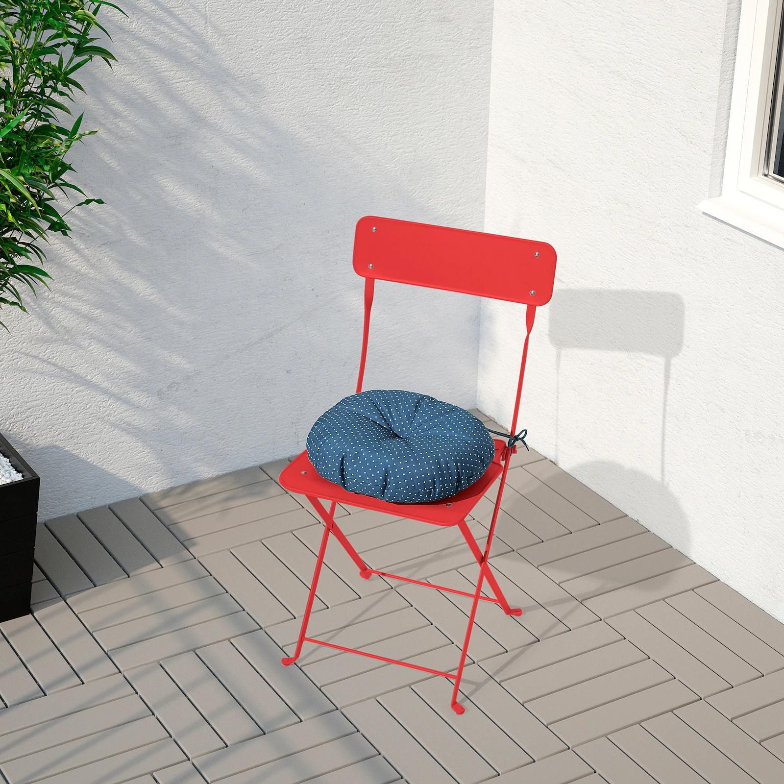 La silla roja de Ikea.