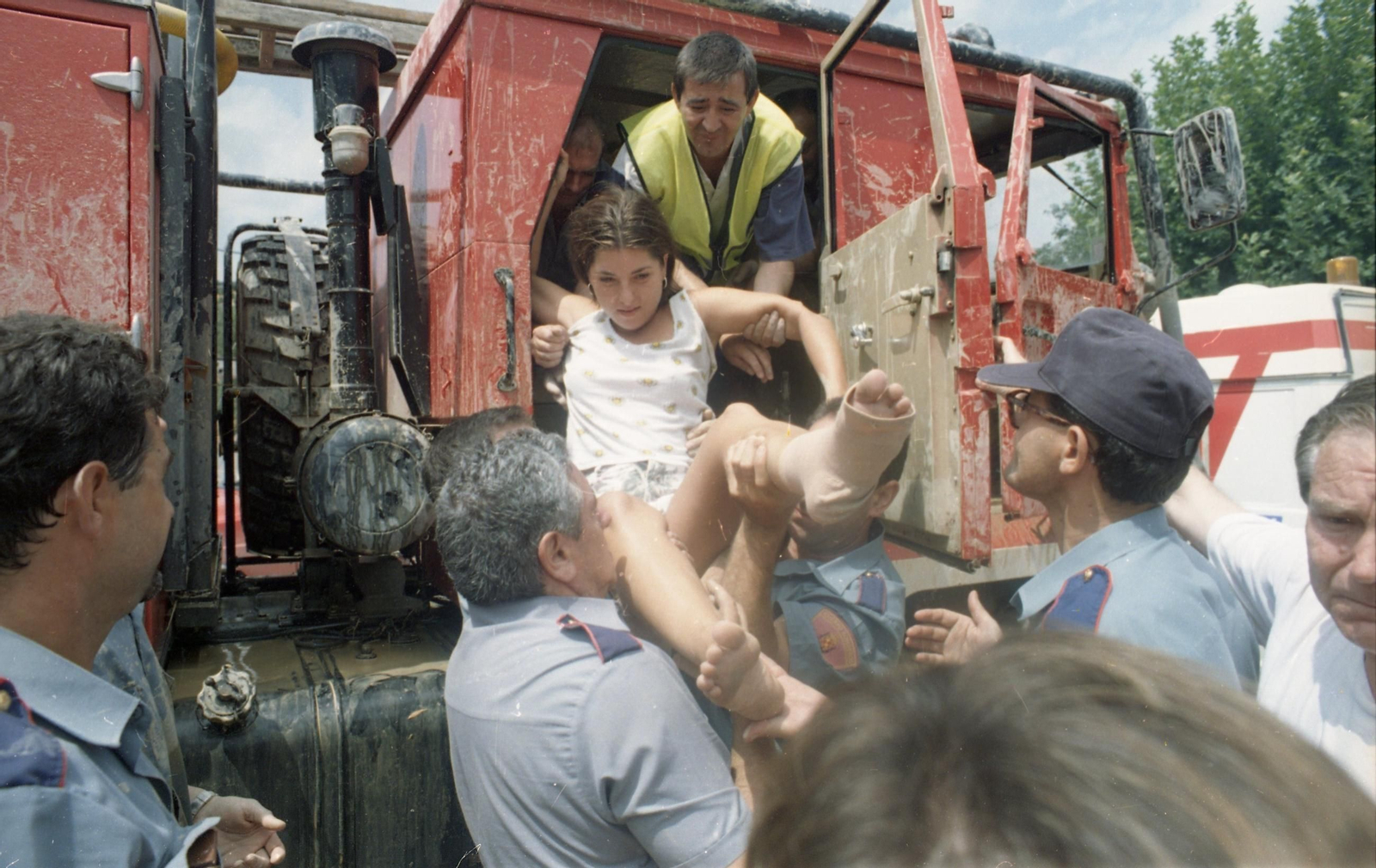 Los efectos de la riada en el Puente de la Sierra.