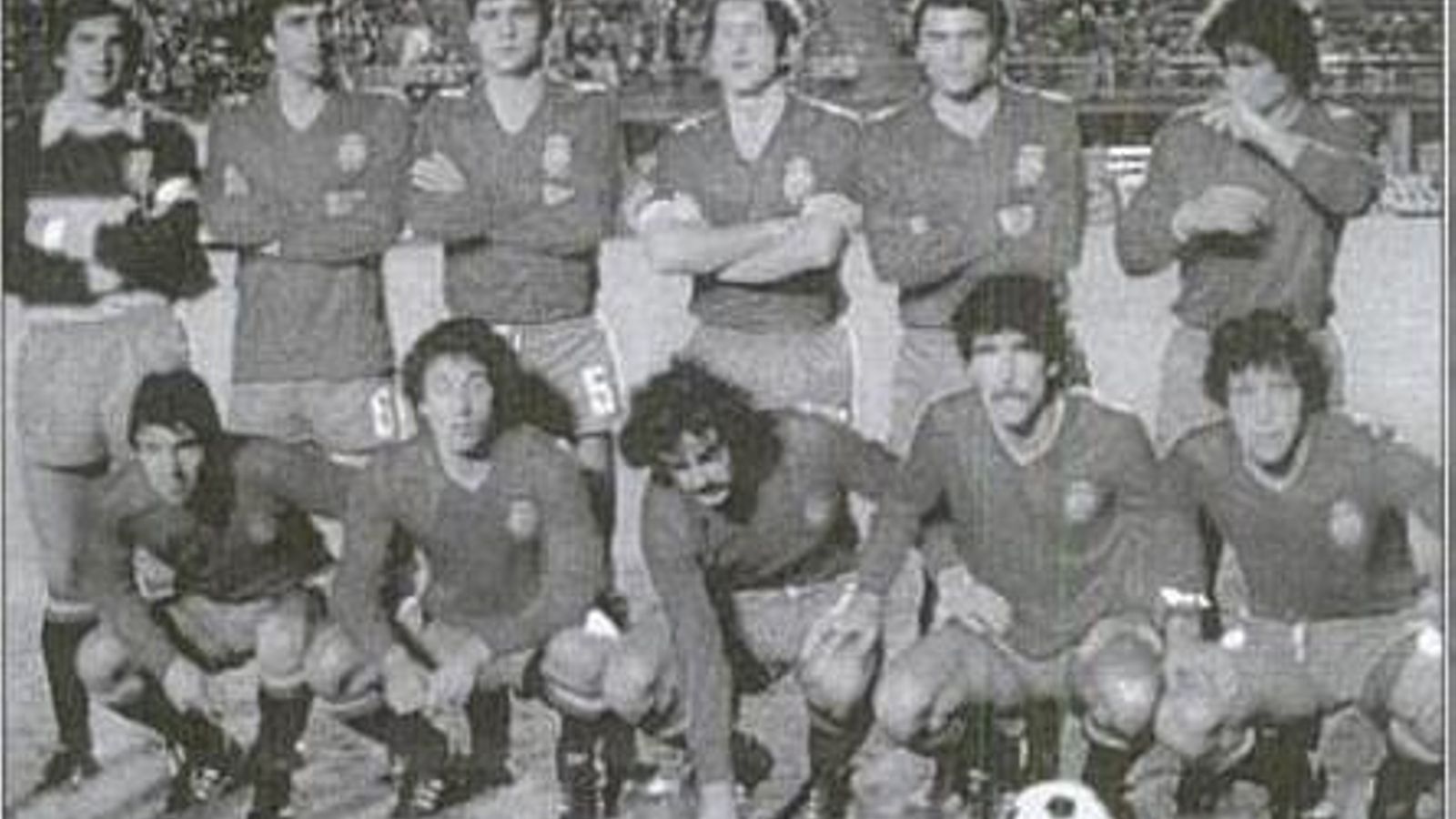 Esteban y Juanito, abajo a la izquierda.