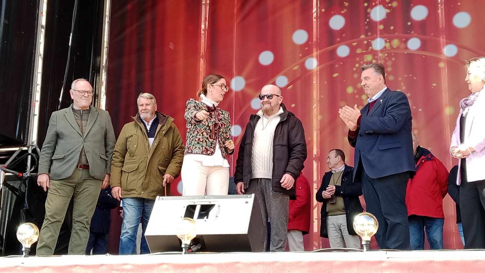 Carnaval 2026 en San Fernando: las peñas entregan sus reconocimientos para abrir la fiesta en la plaza del Rey