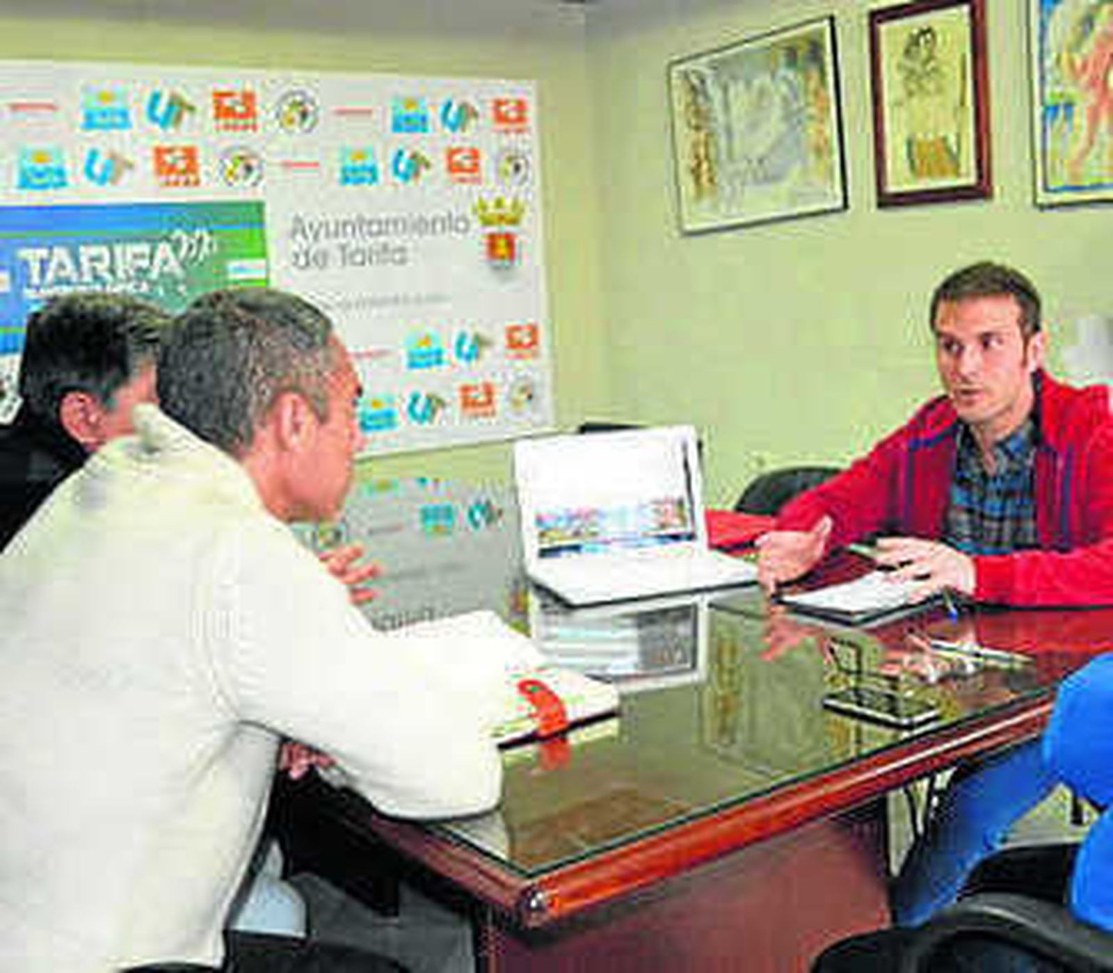 Los organizadores, en Tarifa.