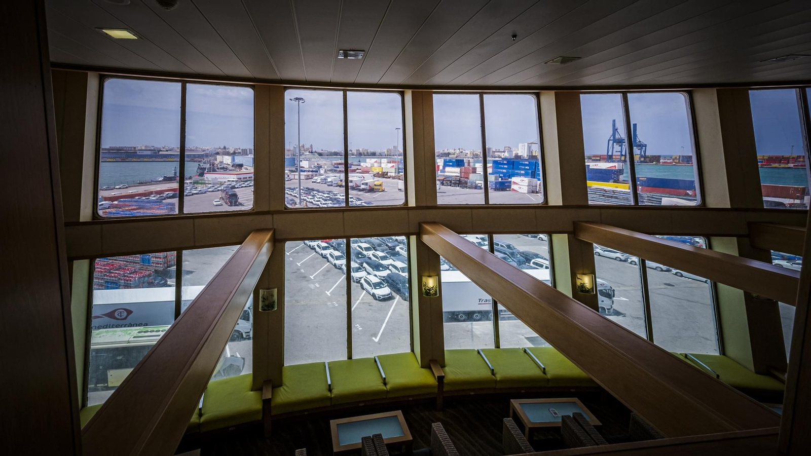 Interior del superferry 'Volcán de Tinamar'.