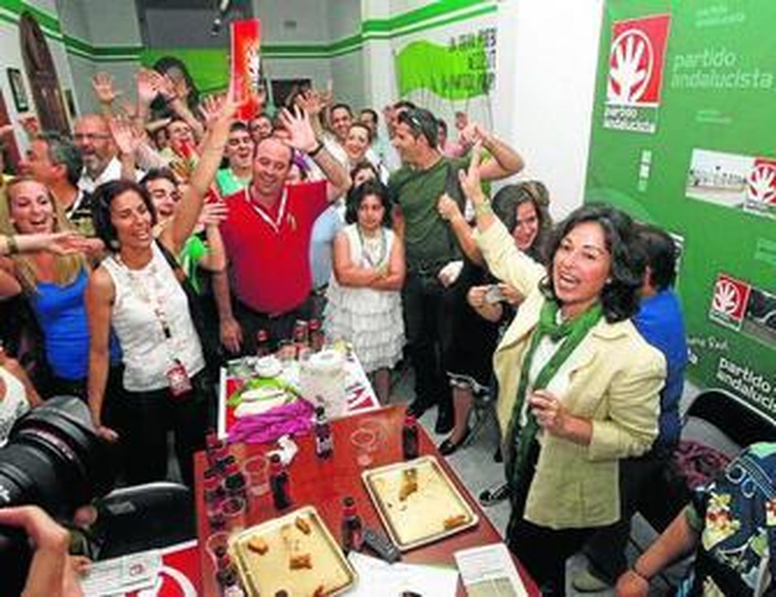 Tras una larga y emocionante noche electoral, Peinado trabaja ya en la organización de su equipo de Gobierno.