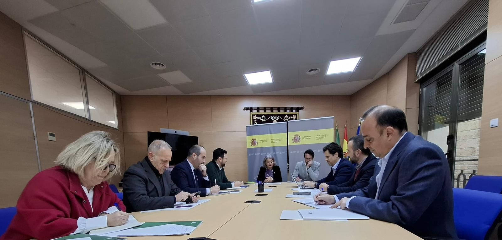 Reunión en la Subdelegación del Gobierno con representantes de las tres administraciones y de las empresas públicas