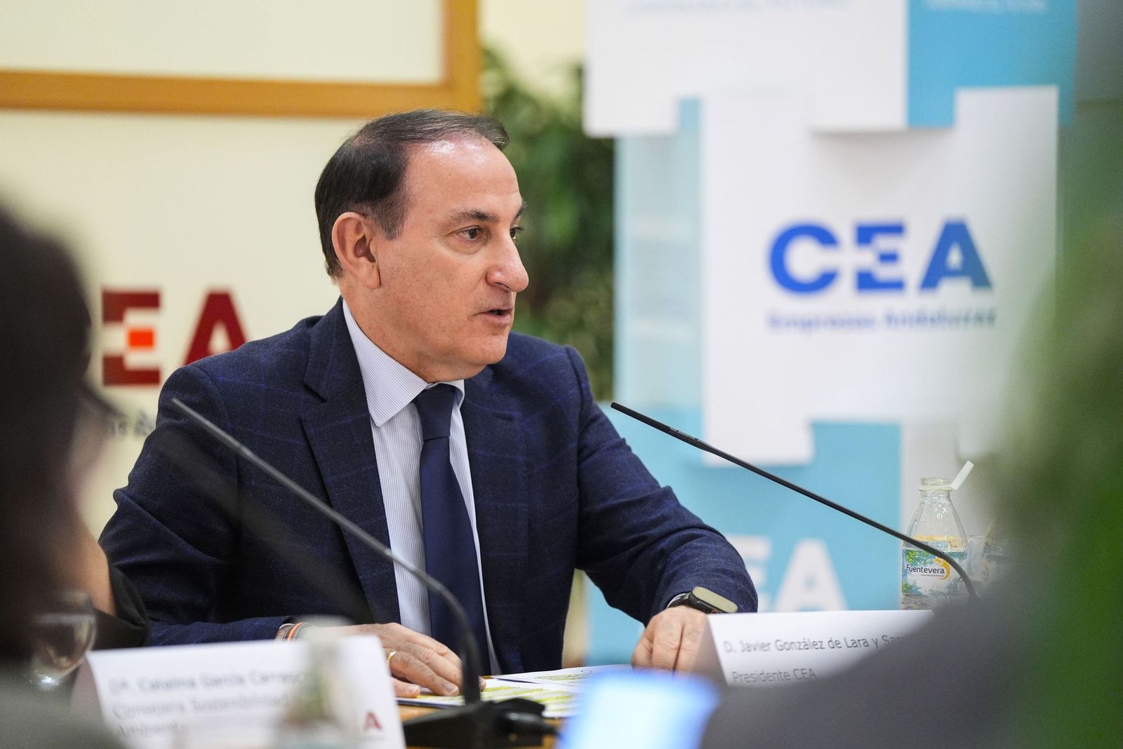 El presidente de  la Confederación de  Empresarios de  Andalucía (CEA), Javier  González  de  Lara , interviene durante la última reunión del Consejo Empresarial de  Medio Ambiente, constituida en el seno de  la CEA.
