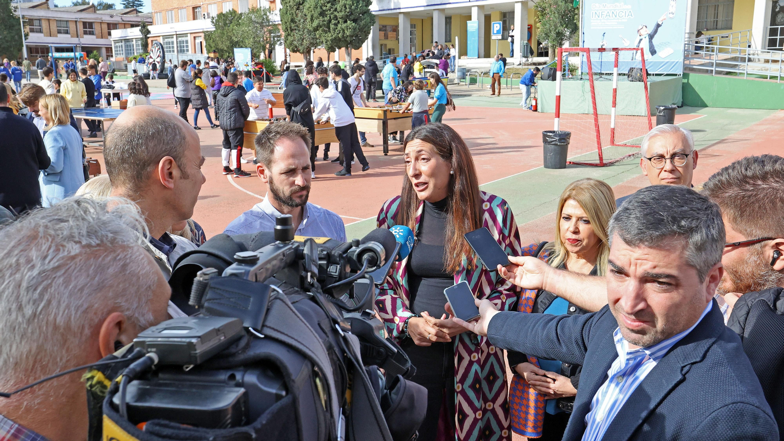 La consejera de Inclusión Social, Juventud, Familias e Igualdad, Loles López, en el Lora Tamayo