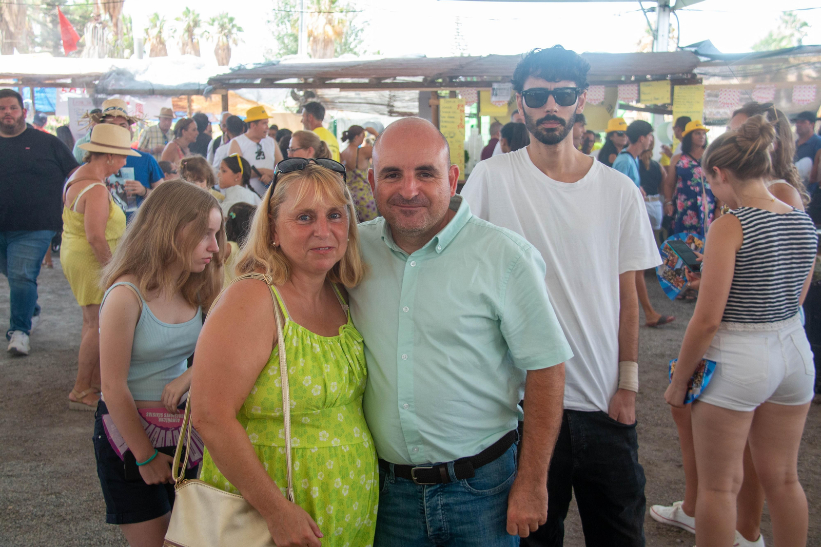 ¿No te has perdido el primer día de Feria de Almuñécar? ¡Búscate!