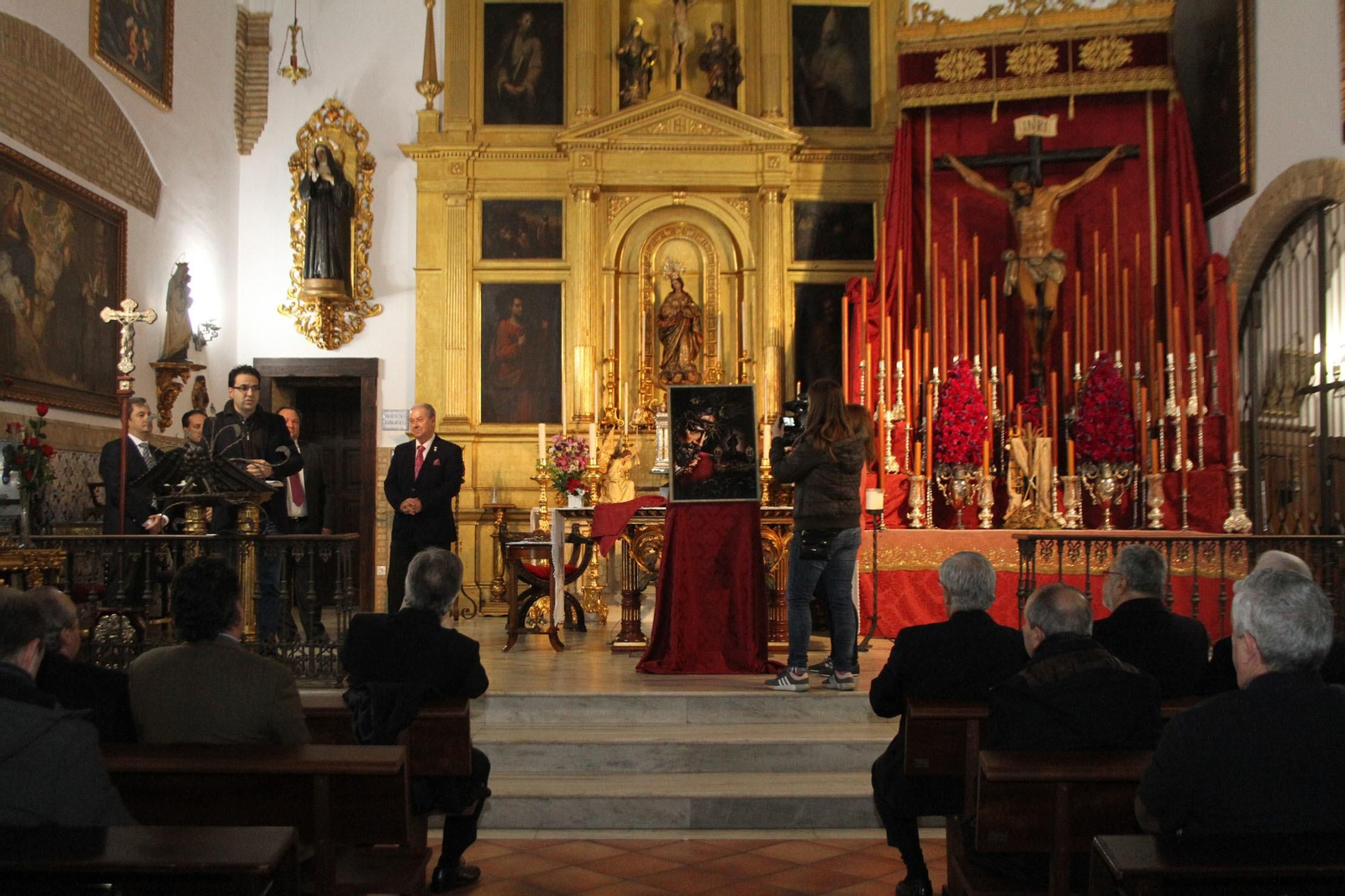 Imágenes de la Presentación del cartel del Vía Crucis de Pasión en las Agustinas