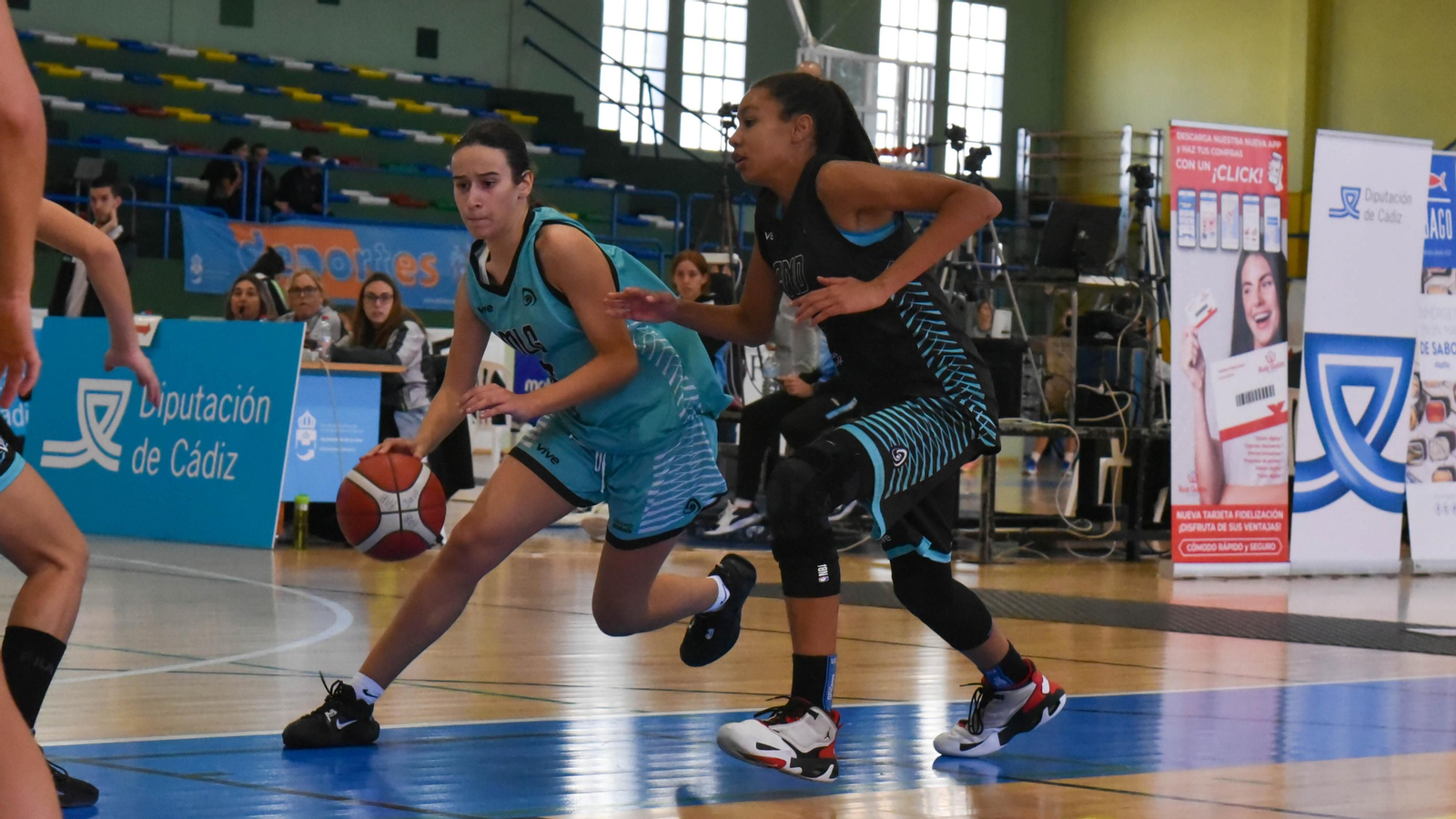 Las fotos de la ultima jornada del Andaluz infantil femenino de baloncesto en La Línea