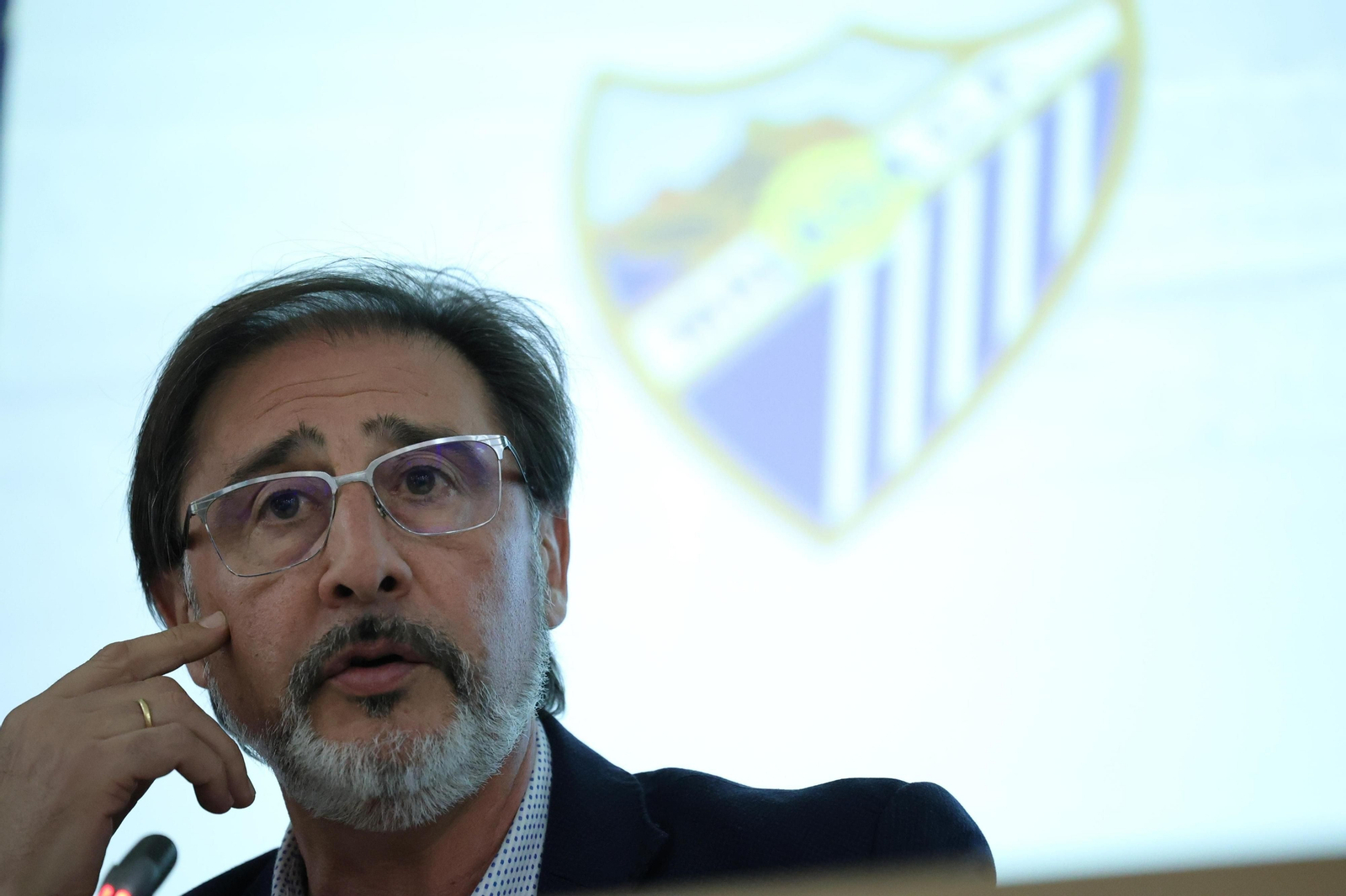 La rueda de prensa de Loren Juarros sobre el mercado invernal, en fotos La rueda de prensa de Loren Juarros sobre el mercado invernal, en fotos