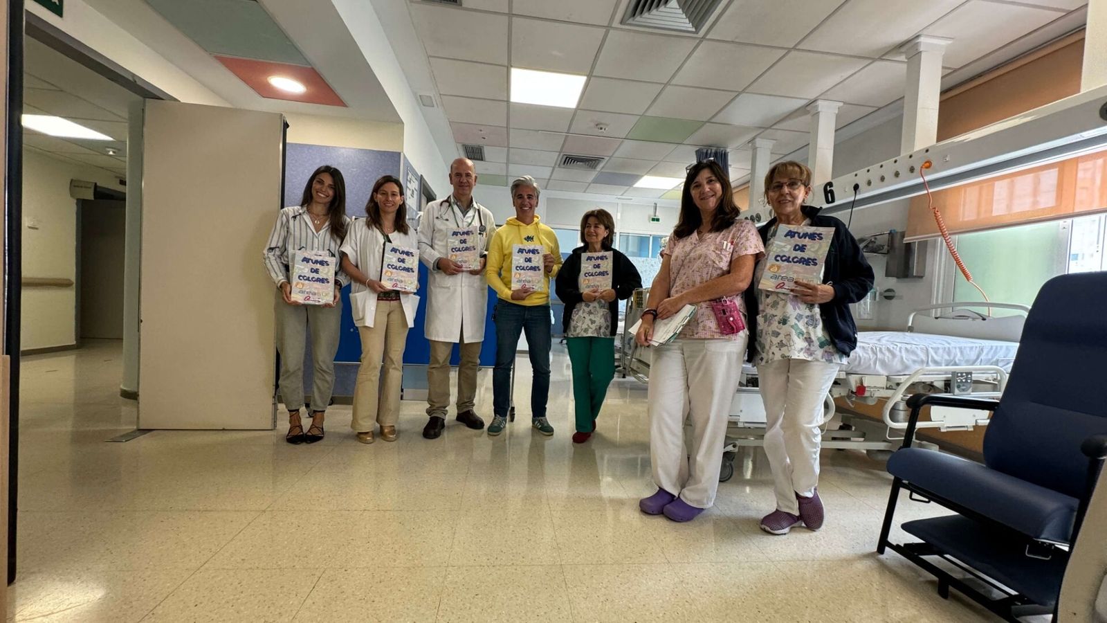 Acción solidaria de Área Sur y Fernando Quirós con los niños ingresados en el Hospital de Jerez.