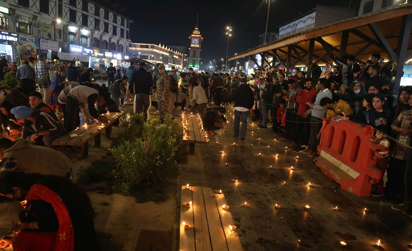 Las preciosas imágenes de la celebración del Diwali en India: un festival de luz y color