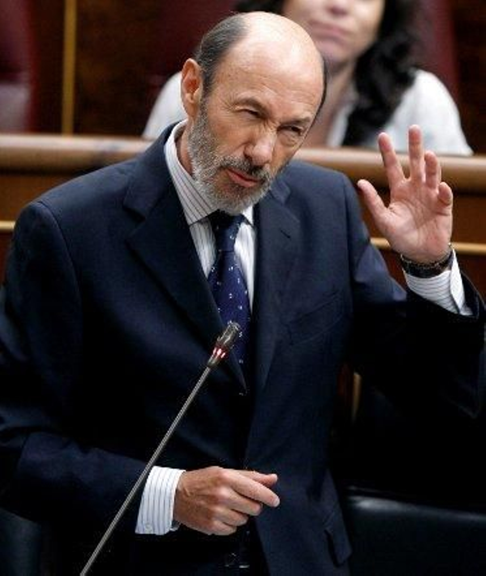 Rubalcaba reformará la jornada laboral de la Guardia Civil
