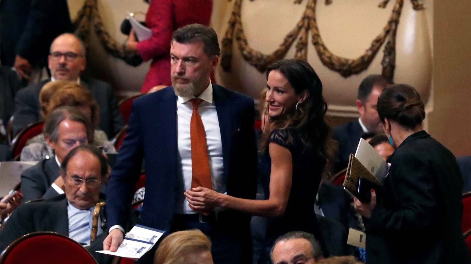 Telma Ortiz y Robert Gavin, su pareja, en los Premios Princesa de Asturias.