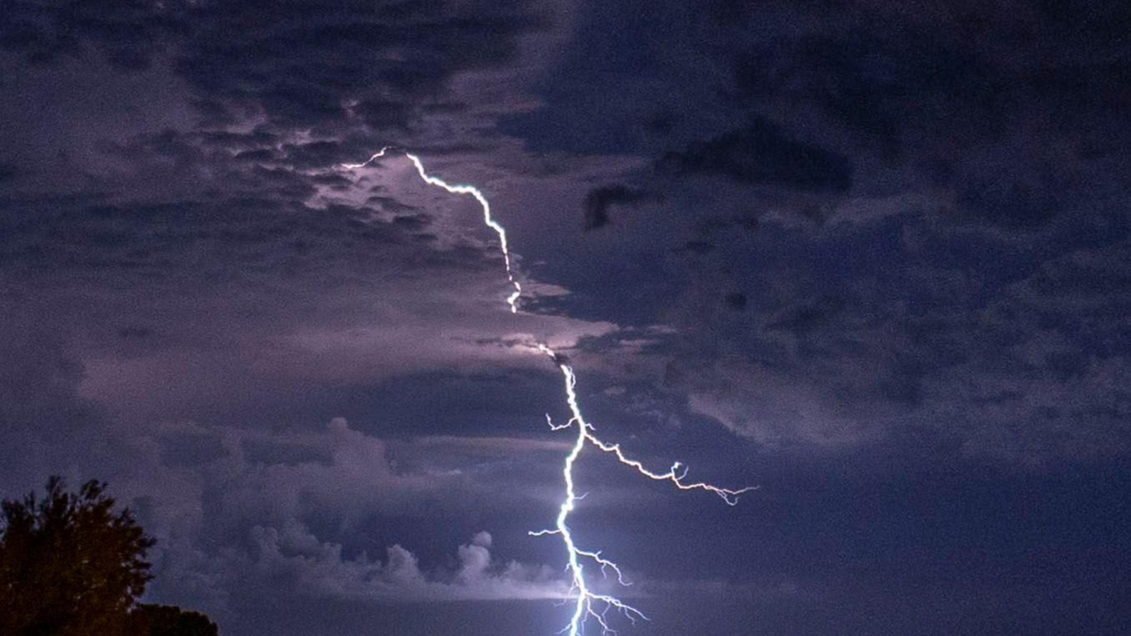 Tormenta eléctrica | Imagen de archivo Tormenta eléctrica | Imagen de archivo