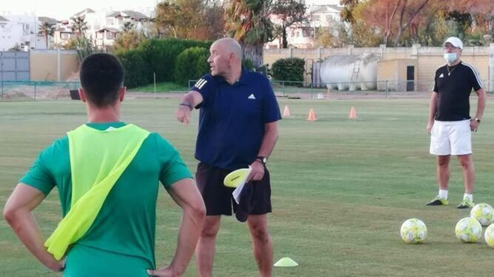 Paco Peña, en un entrenamiento del Rota.