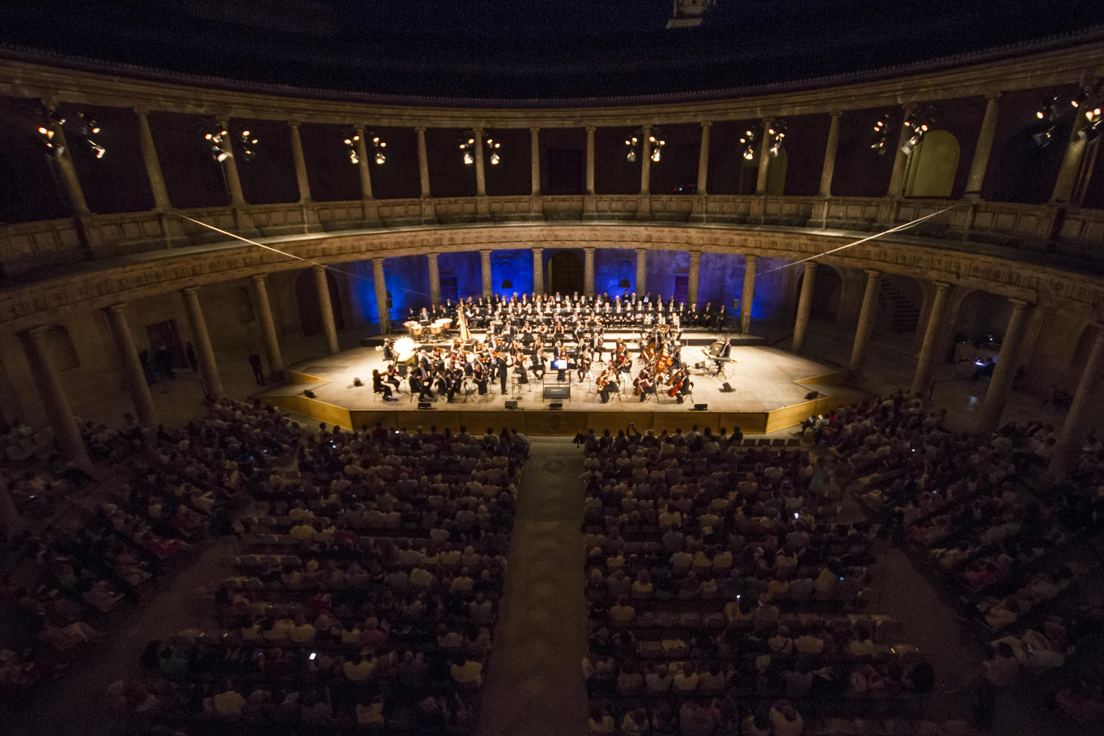 La Orquesta y Coros de RTVE, en una actuación el pasado verano en el granadino Palacio de Carlos V.