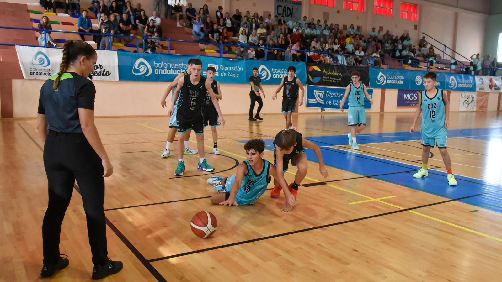 Las fotos de la tercera jornada del Andaluz infantil masculino de baloncesto en La Línea