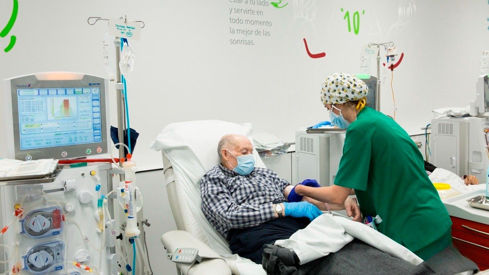 Imagen de un paciente con tratamiento de hemodiálisis.