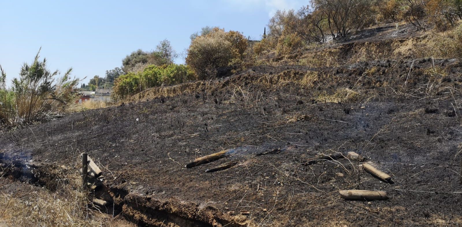 Así ha quedado la cornisa de Gelves tras el incendio