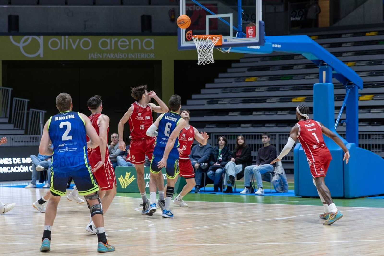 Las mejores imágenes del Jaén CB 93 - 90 CB Valle de Egüés