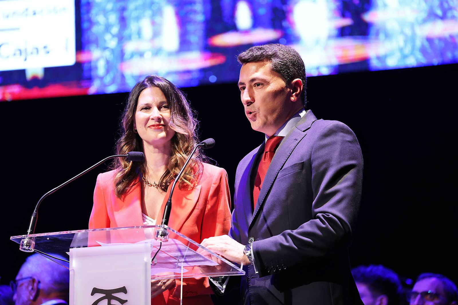 Imágenes del llamador del Acto de entrega del premio de 'El llamador de Huelva' de Canal Sur a La Casa de los Milagros