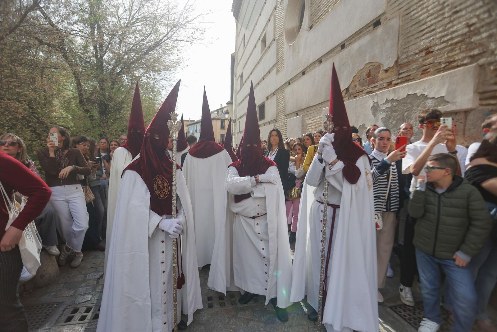 Así vivió Granada la salida de la Hermandad de las Maravillas 2025