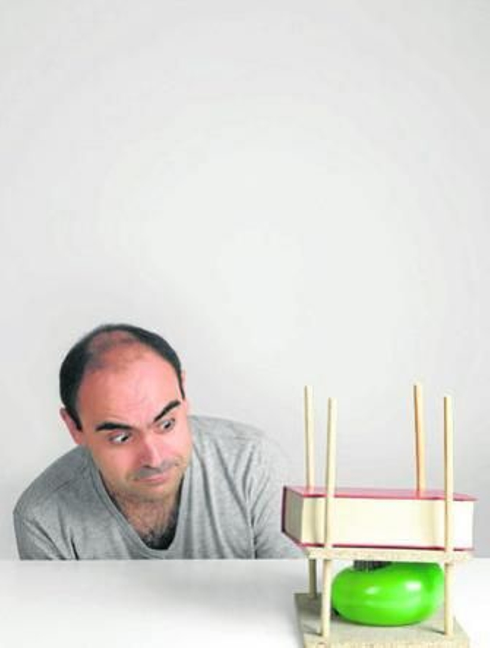 Panadero convierte hoy una librería en un laboratorio.