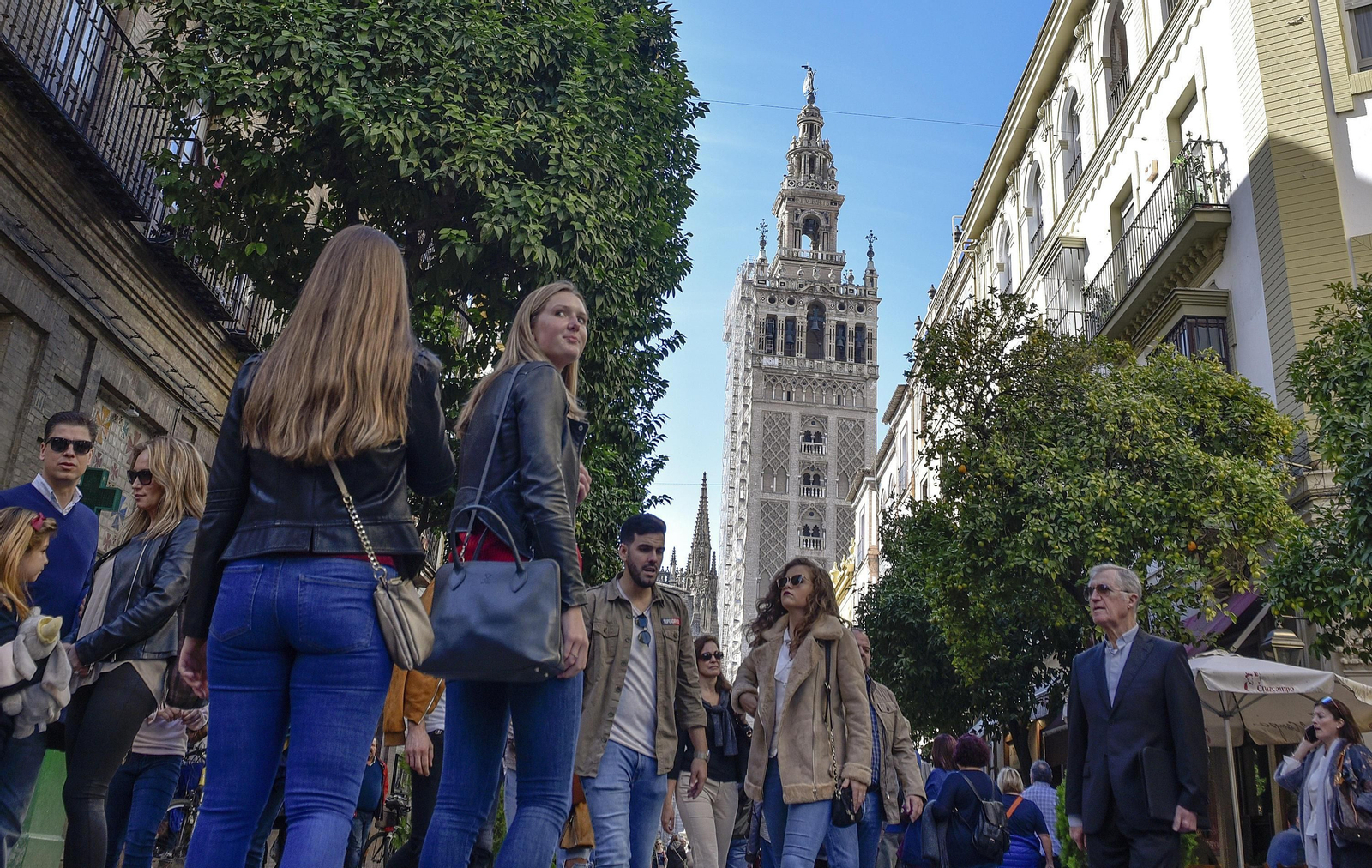La calle Mateos Gago atestada de turistas.