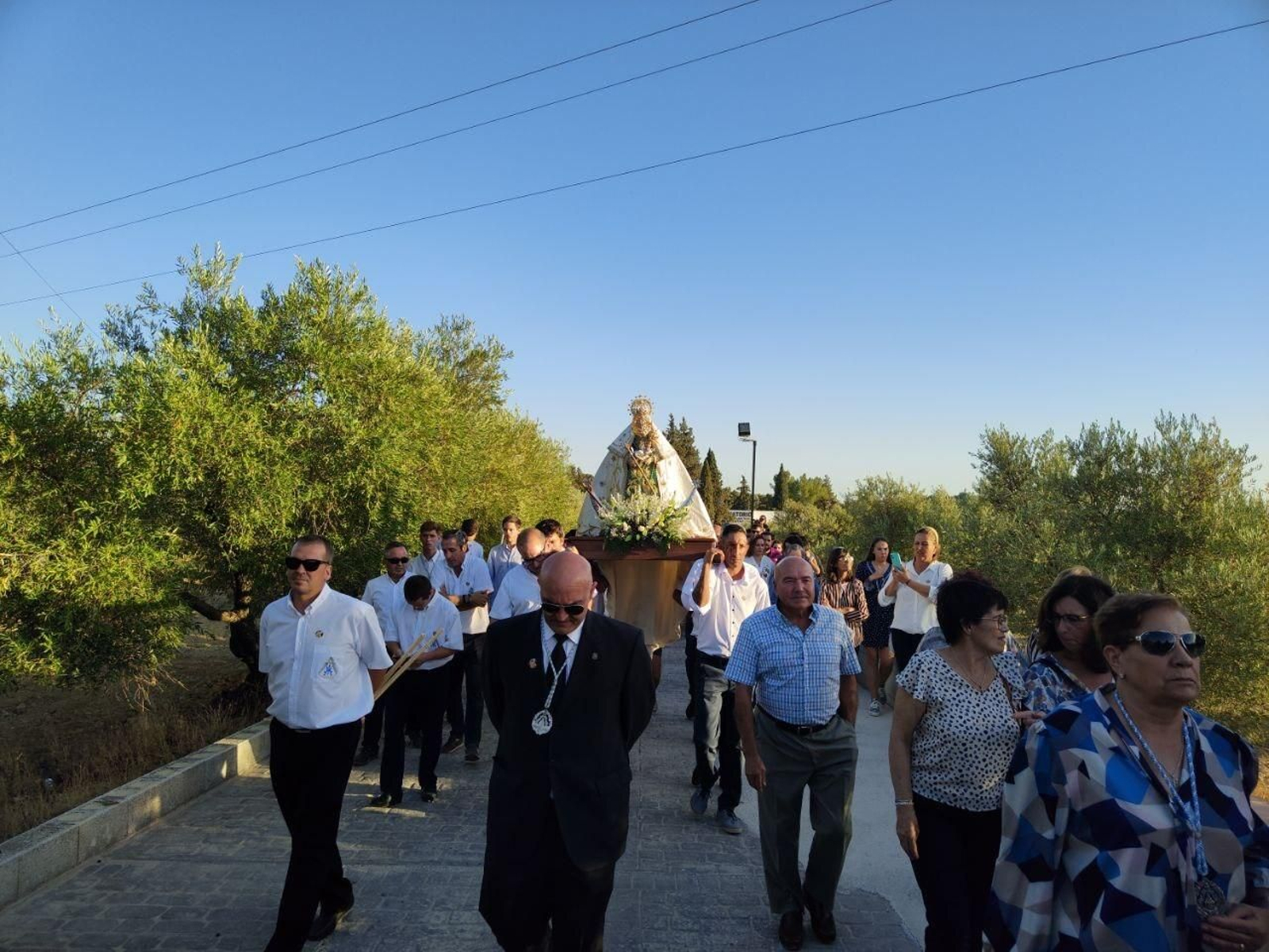 Santaella celebra el 450 aniversario de la primera salida procesional de la Virgen del Valle, en fotografías