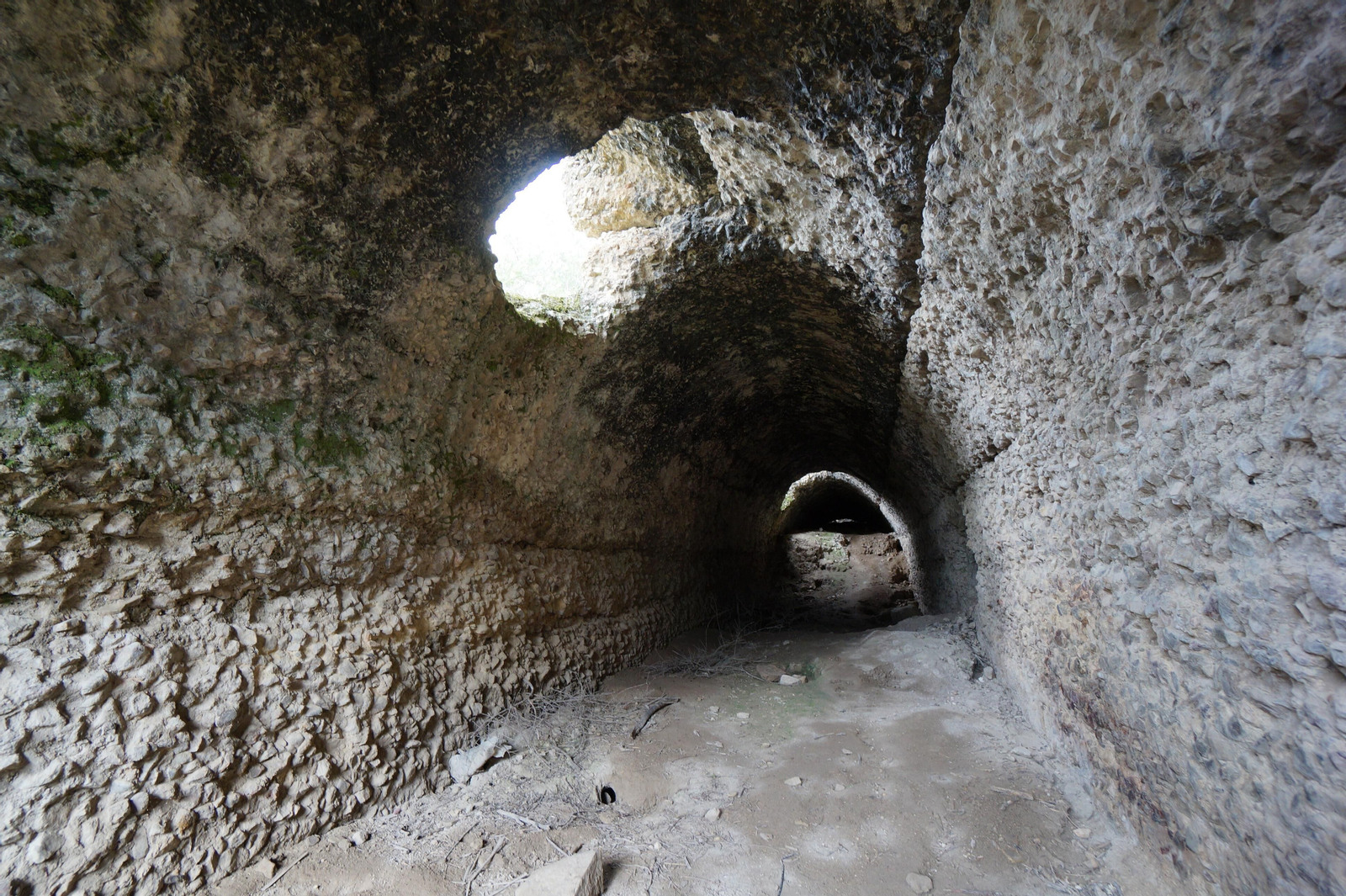 Los silos romanos del Carchena en Castro del Río, en fotografías