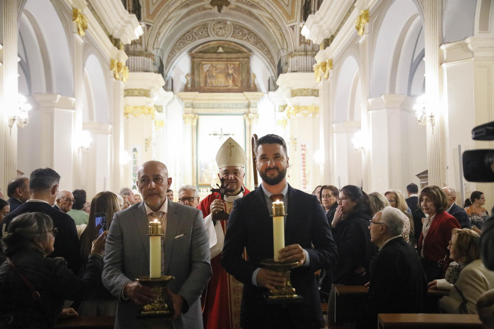 Así fue el Lignum Crucis en la Iglesia San Sebastián, en imágenes
