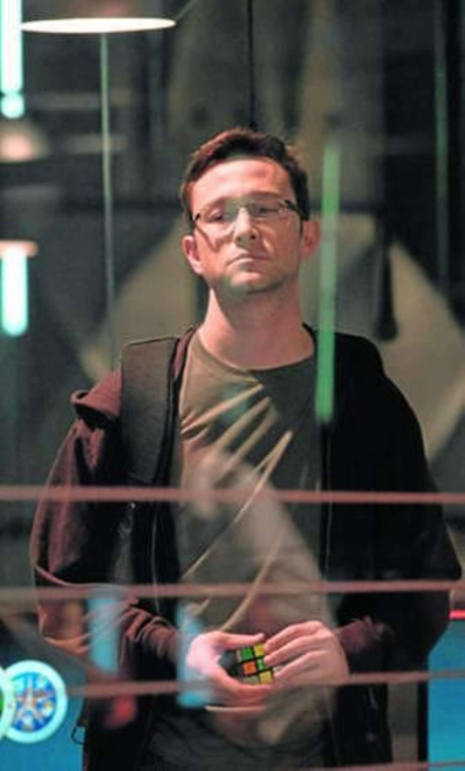 Joseph Gordon-Levitt se mete en la piel de Edward Snowden.