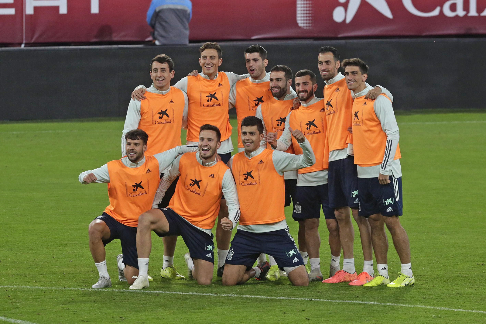 Imágenes de la selección española entrenando en el estadio Carranza