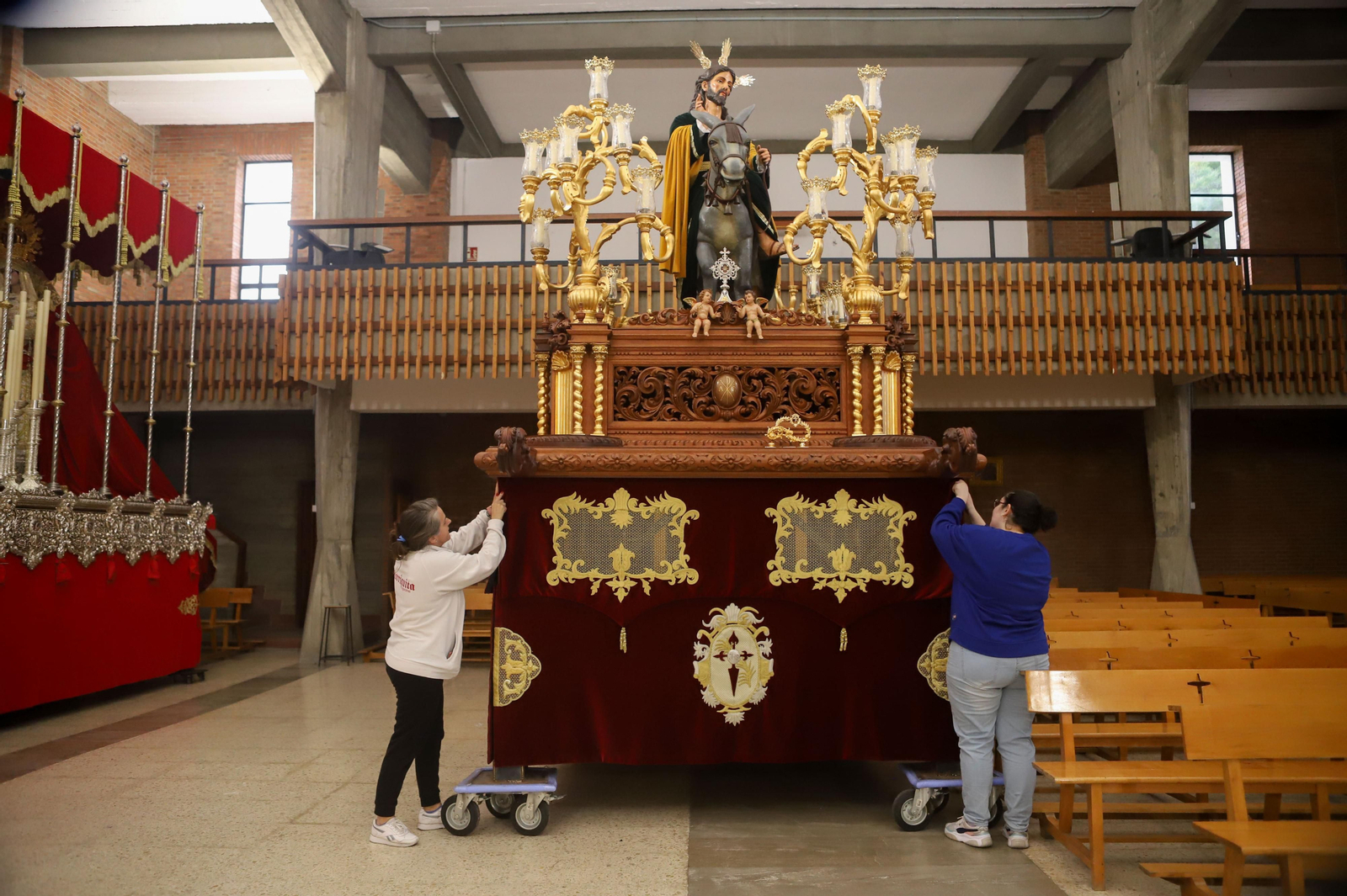 Fotos de los preparativos de la Semana Santa en Algeciras