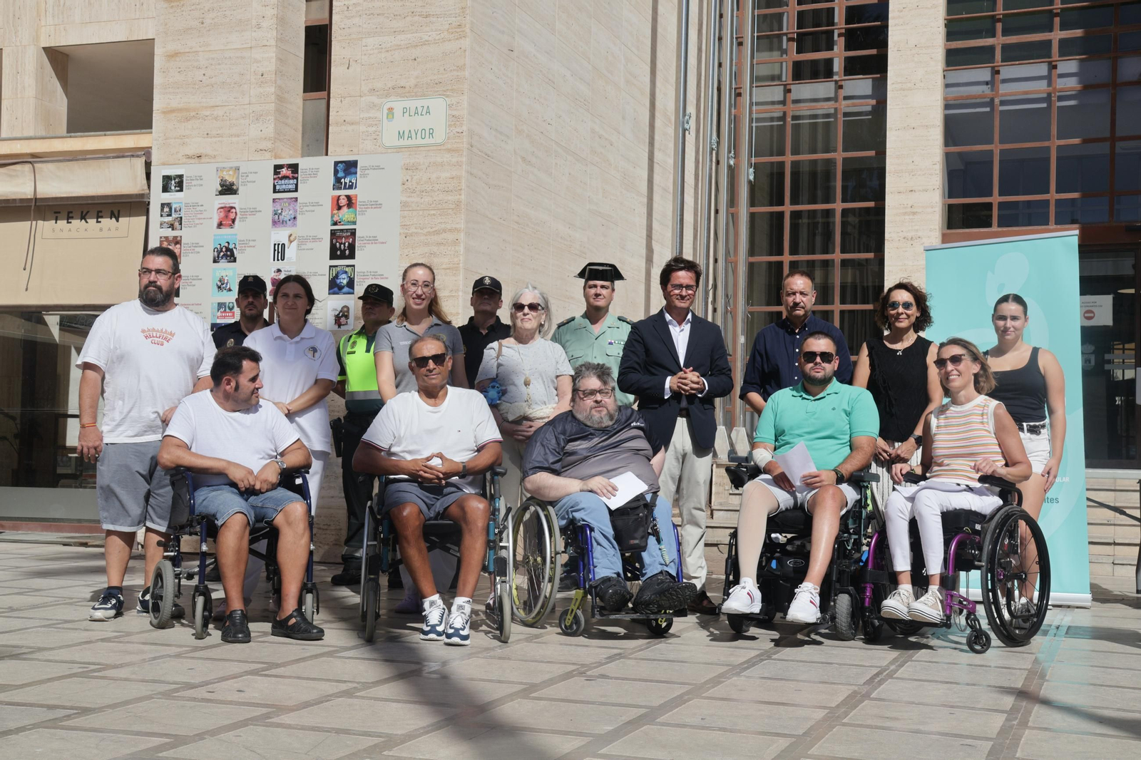 La Plaza Mayor de El Ejido, escenario de la lectura del manifiesto por el Día de la Lesión Medular.