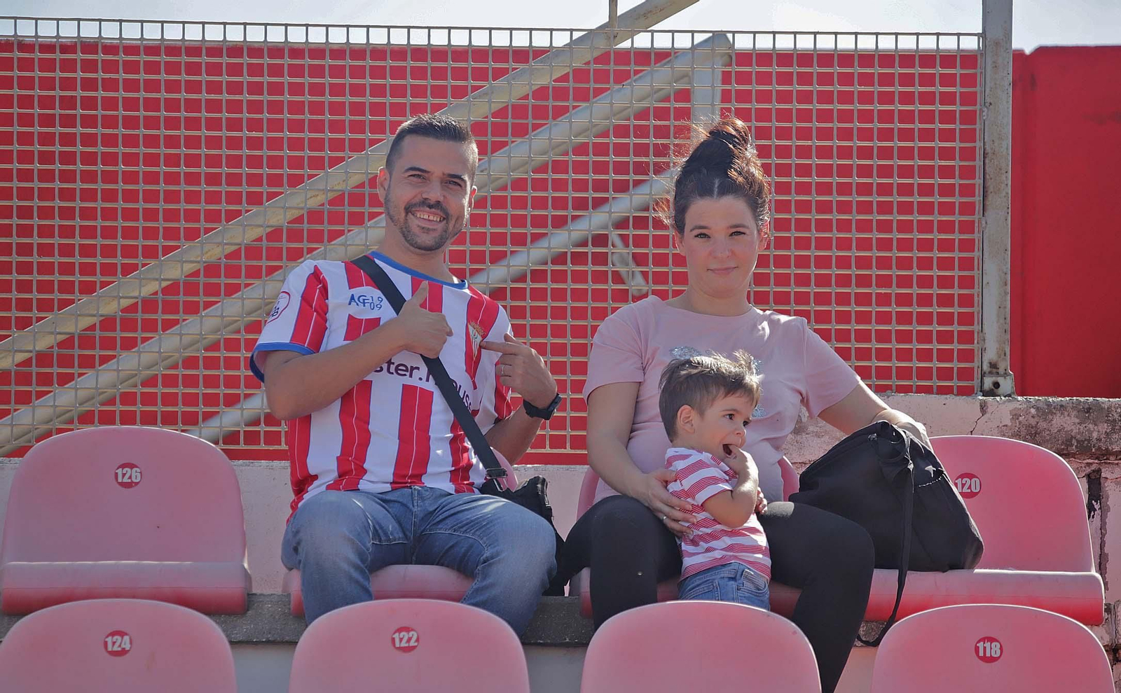 Búscate en el Nuevo Mirador durante el Algeciras - Alcorcón de Primera Federación