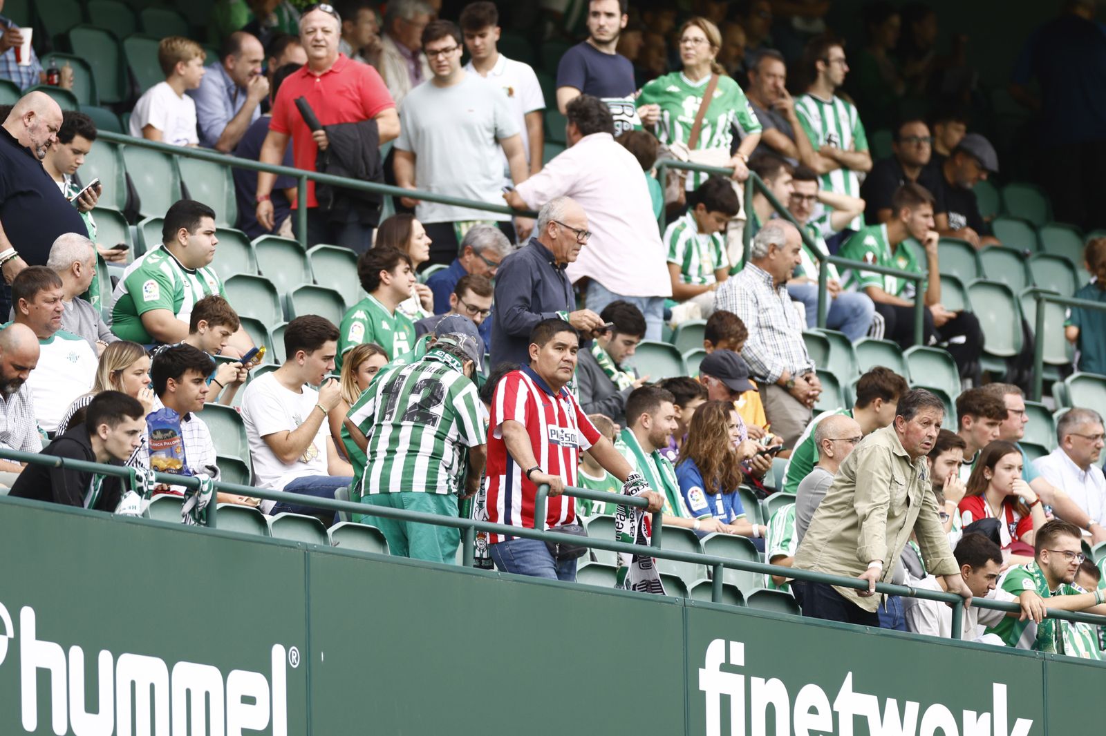 Búscate en las fotos del Betis-Atlético de Madrid