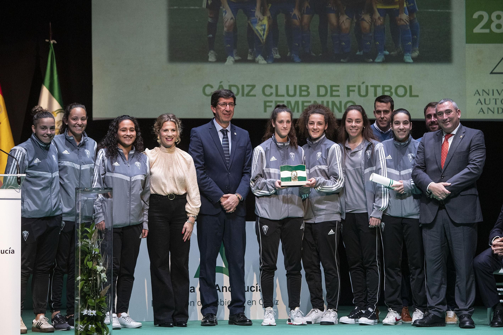 Imágenes de la entrega de las Banderas de Andalucía en la provincia