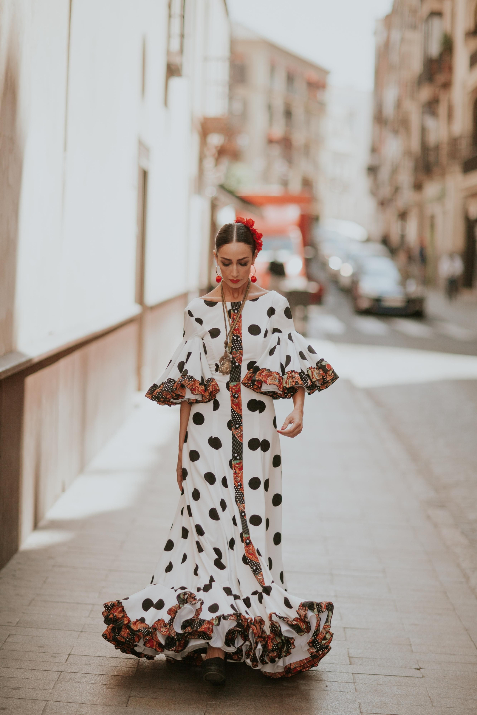 Lola se va al Rocío