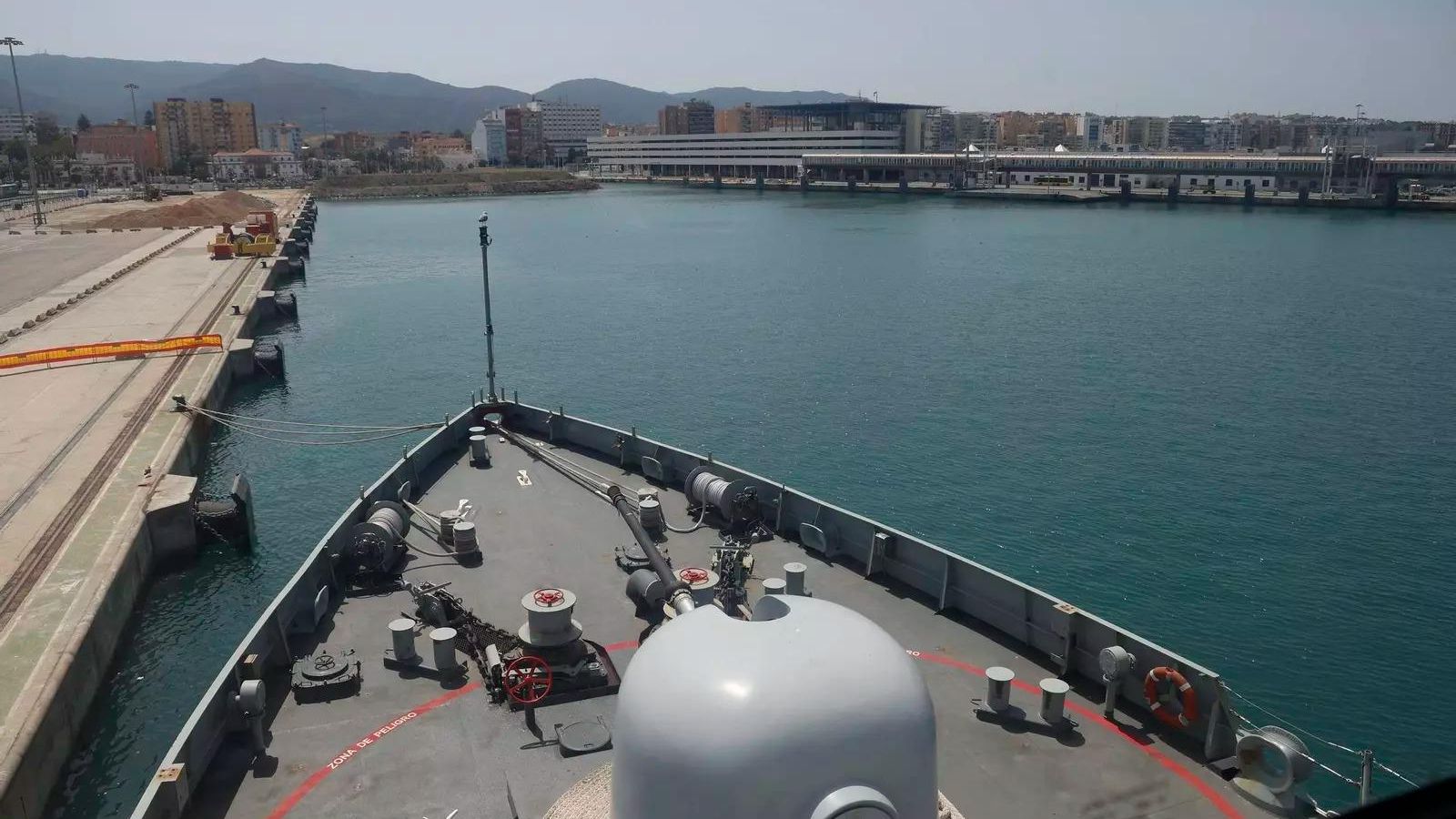 Vista a bordo del 'Furor' en aguas de Algeciras.