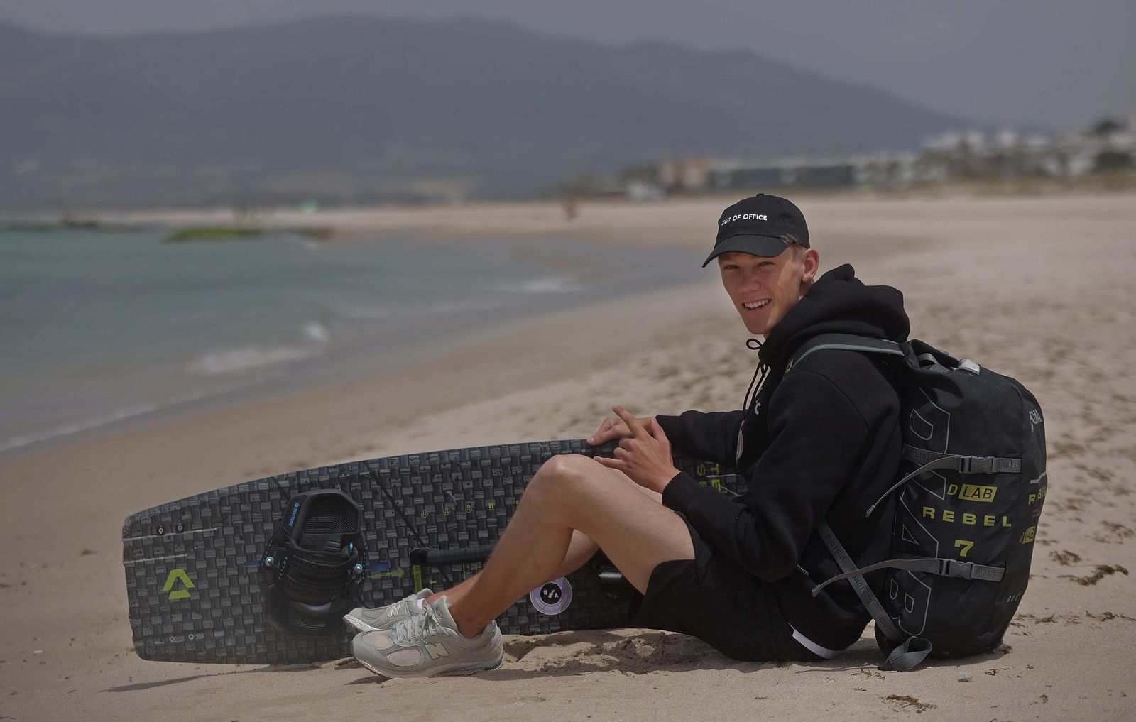 Fotos de Lorenzo Casati y Valentin Hoenderop, participantes del Red Bull King of the Air Tarifa 2025