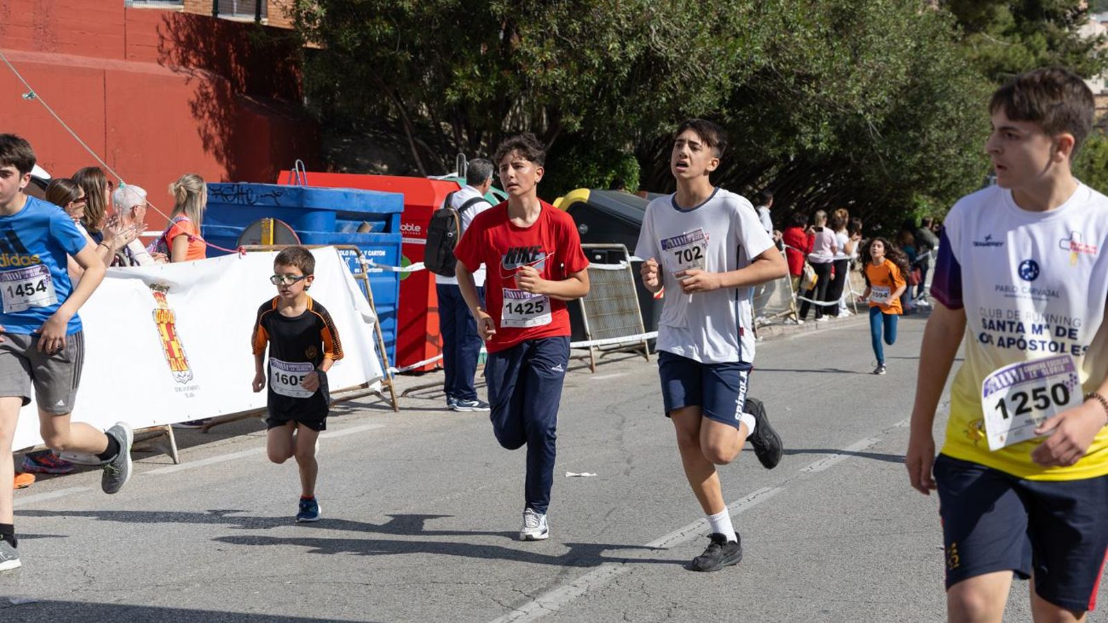 La carrera escolar de “La Gloria” que aúna inclusión y solidaridad, en imágenes