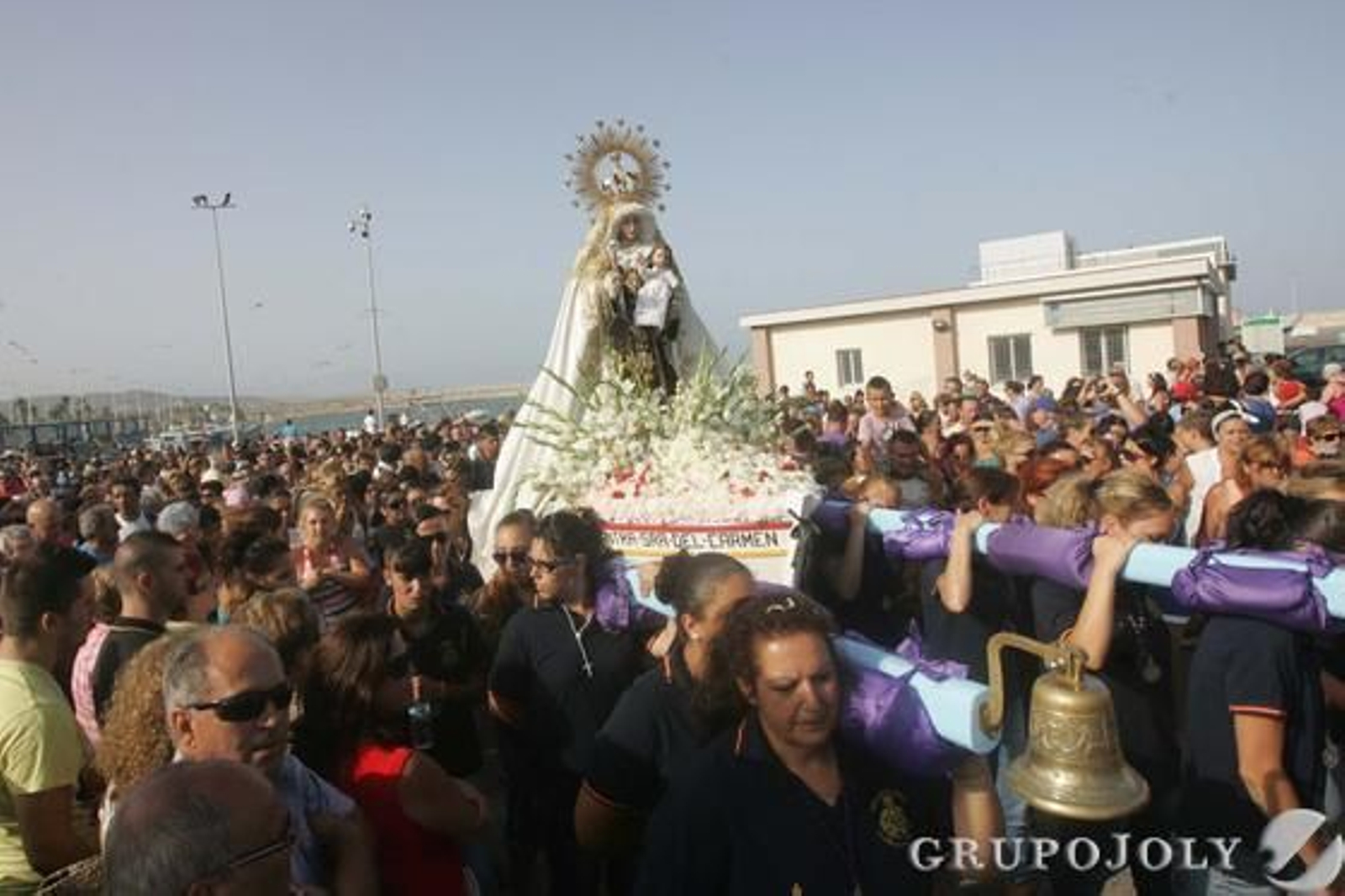 El Carmen de La Línea y sus cargadoras.

Foto: Joaquín Quiñones